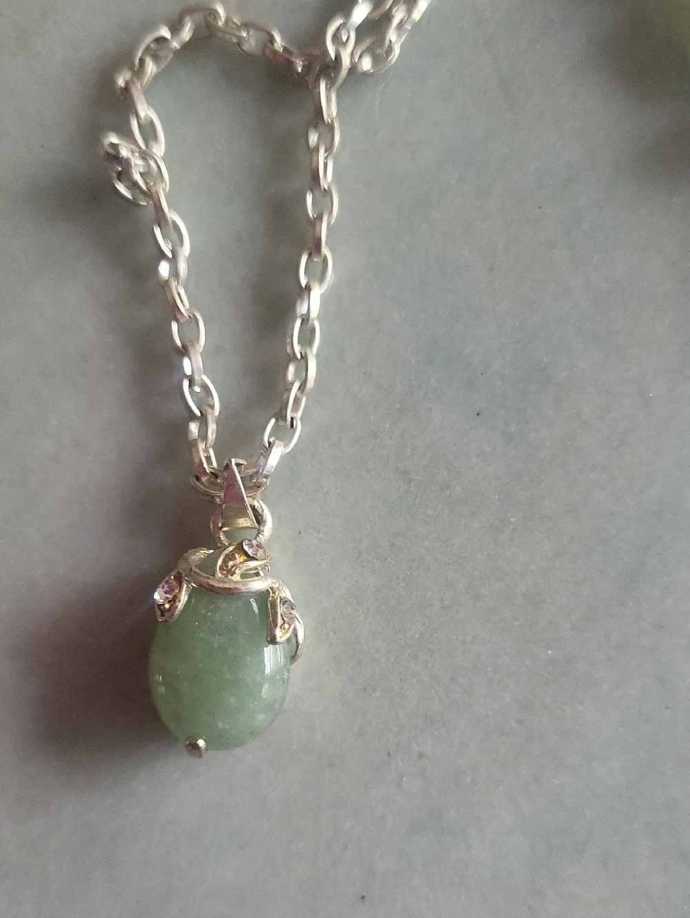 Geniune Green Jade Gemstone Necklace - Picture 5 of 8